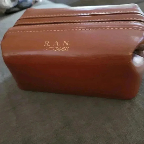 Men's top grain cowhide toiletry shave bag - Picture 2 of 7